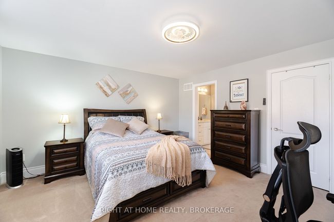 105 Royal Dr West, House other with 6 bedrooms, 5 bathrooms and 4 parking in Brampton ON | Image 31