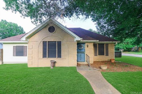 822 Hester St, Jonesboro, AR, 72401-3760 | Card Image