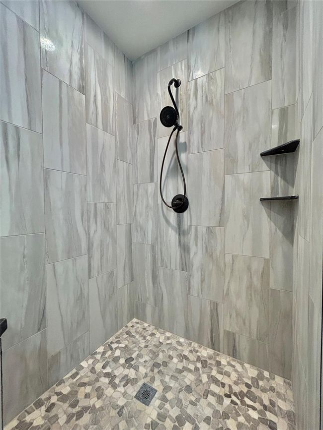 Master bathroom | Image 31