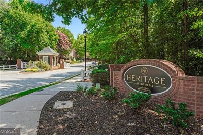 1102 New Haven Way, Townhouse with 4 bedrooms, 3 bathrooms and 2 parking in Roswell GA | Image 3