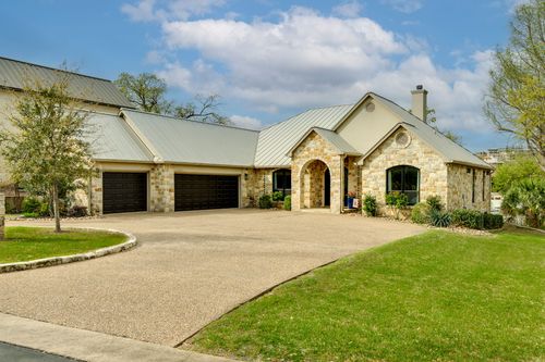 3012 Driftwood Ln, Horseshoe Bay, TX, 78657-5779 | Card Image