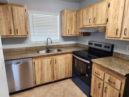 208-6061 Shakerwood Cir, Tamarac, FL, 33319-2365 | Card Image