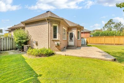 328 Mapleview Crt, House other with 2 bedrooms, 3 bathrooms and 5 parking in Pickering ON | Image 3