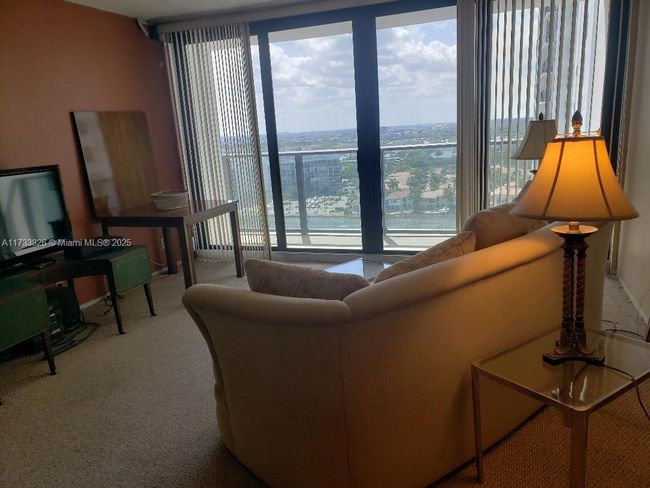 APT-1906 - 2301 S Ocean Dr, Condo with 1 bedrooms, 2 bathrooms and null parking in Hollywood FL | Image 8