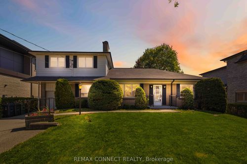 107 Fairglen Ave, Scarborough, ON, M1W1A8 | Card Image