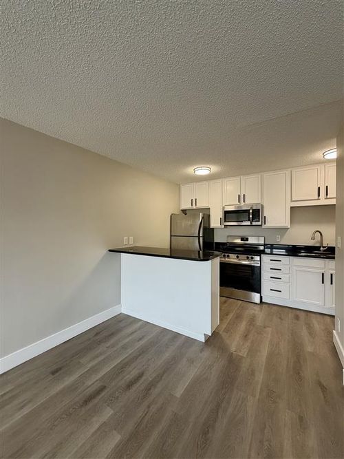 unit-302-1800 Lasalle Ave, Minneapolis, MN, 55403-3613 | Card Image