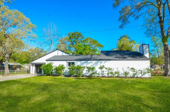 48 Artesia, Home with 3 bedrooms, 2 bathrooms and null parking in Conroe TX | Image 6
