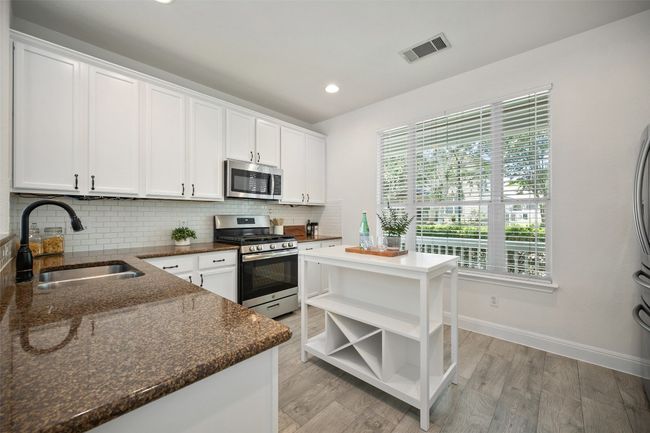 206 Skinner, House other with 3 bedrooms, 3 bathrooms and 4 parking in Kyle TX | Image 11