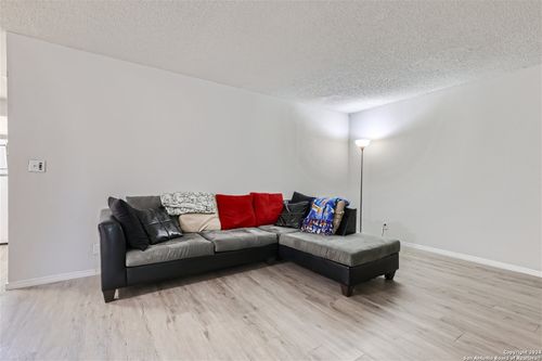 6829 Oldham, San Antonio, TX, 78239-3328 | Card Image