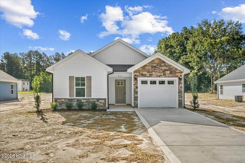 312 E Howard St, Roseboro, NC, 28382-9611 | Card Image