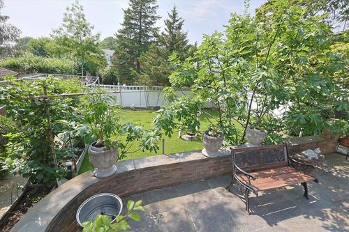 50 Deepdale Pl, Little Neck, NY, 11362-1349 | Card Image