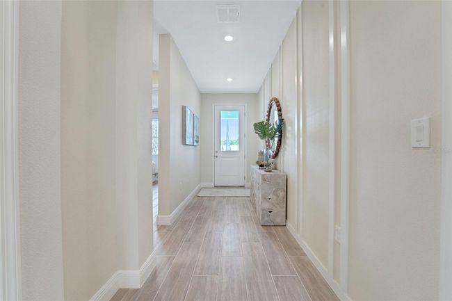 987 Fiesta Key Cir, House other with 2 bedrooms, 2 bathrooms and null parking in LADY LAKE FL | Image 11
