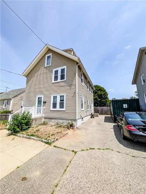 123 Francis Ave, Pawtucket, RI, 02860-1505 | Card Image