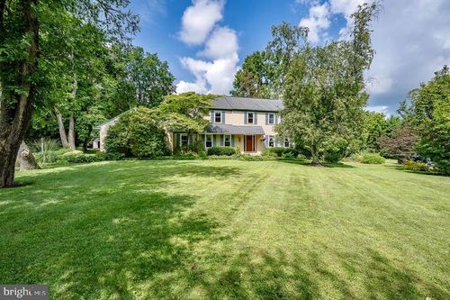 2390 Pineview Dr, MALVERN, PA, 19355-2310 | Card Image