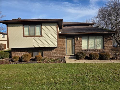 apt-9-7304 Oakwood Dr, Brookfield, OH, 44403-9767 | Card Image