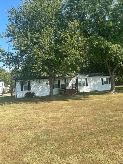 21005 Adair Rd., House other with 4 bedrooms, 2 bathrooms and null parking in Carlyle IL | Image 2