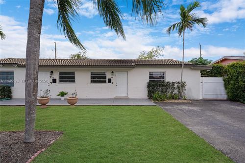 9310-9312 Sw 40th Ter, Miami, FL, 33165 | Card Image