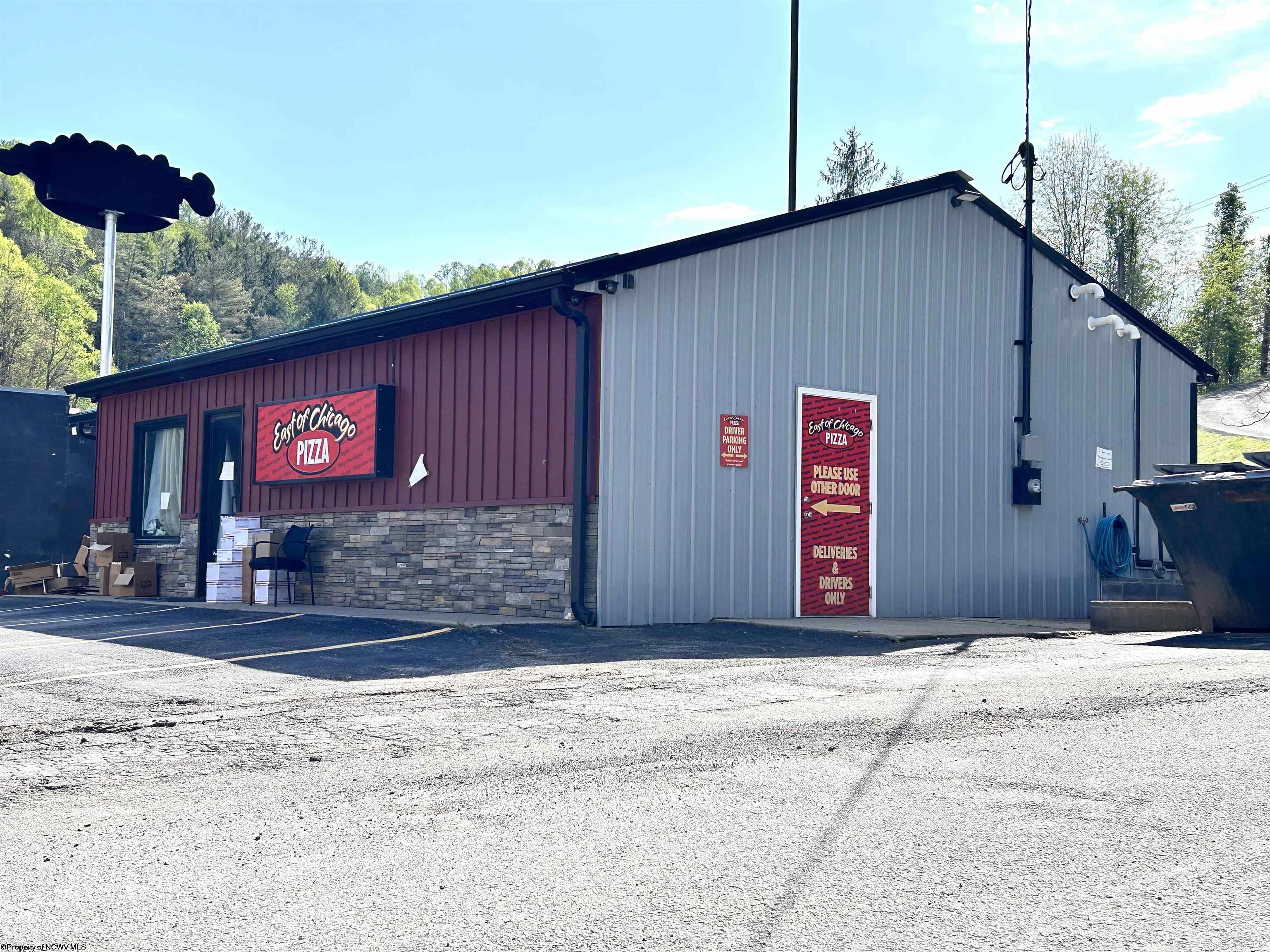 64 Valley St, Salem, WV 26426