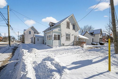 17 Mcgill St N, Smiths Falls, ON, K7A2J1 | Card Image