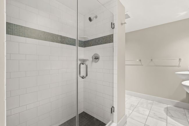 APT-2402 - 300 Bowie St, Condo with 3 bedrooms, 3 bathrooms and 2 parking in Austin TX | Image 12