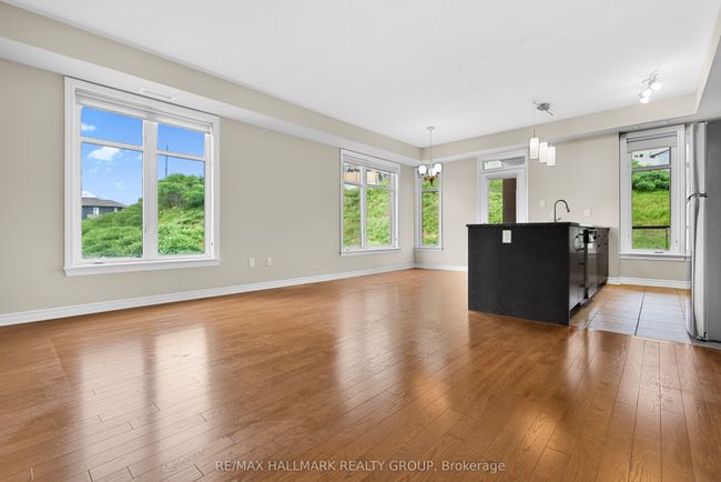 202 - 170 Guelph Pvt, Condo with 2 bedrooms, 2 bathrooms and 1 parking in Kanata ON | Image 4