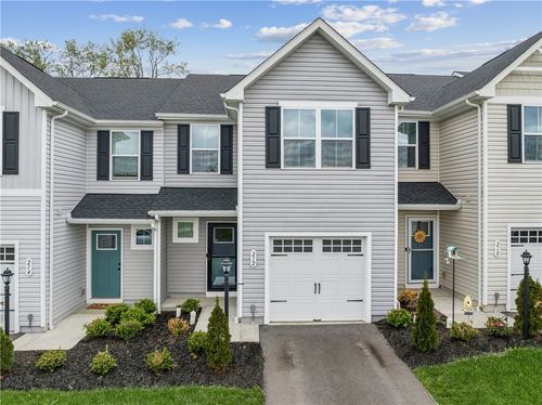 212 Smith Ln, Beaver Falls, PA, 15010-1317 | Card Image