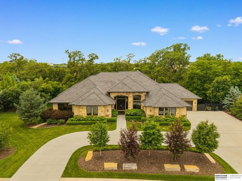 17445 Valley Dr, Omaha, NE, 68130-2285 | Card Image