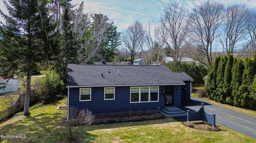 121 Berkshire Dr, Williamstown, MA, 01267-2519 | Card Image