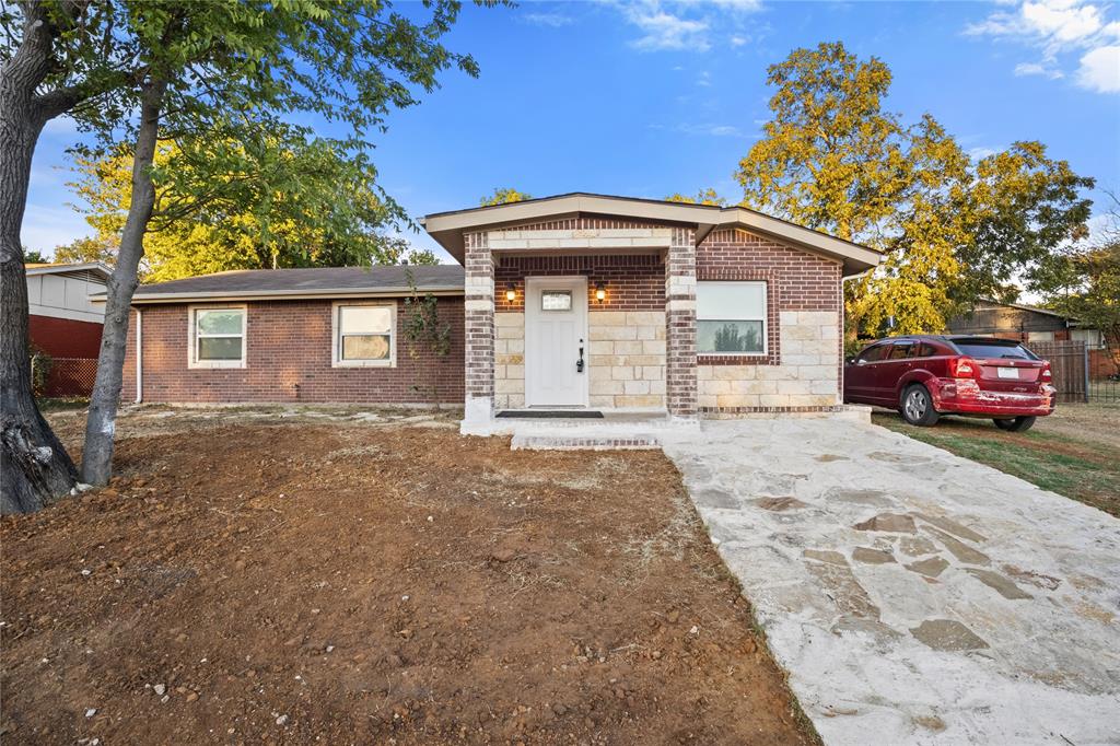 Marshall St, Forest Hill, TX 76119