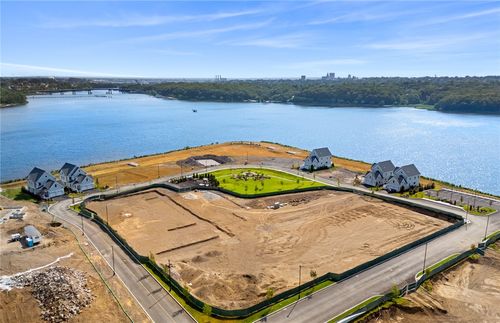 401-141 E Point Dr, Rumford, RI, 02916-3529 | Card Image
