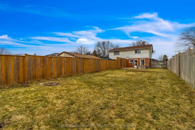 6596 Harmony Ave, House attached with 4 bedrooms, 2 bathrooms and 3 parking in Niagara Falls ON | Image 47