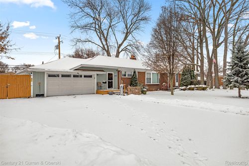 17271 Hamilton Ave, Allen Park, MI, 48101-3124 | Card Image