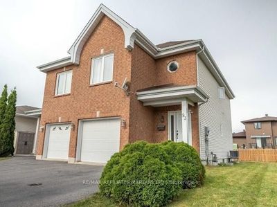 93 Mckenzie St W, House attached with 3 bedrooms, 3 bathrooms and 5 parking in Cornwall ON | Image 1