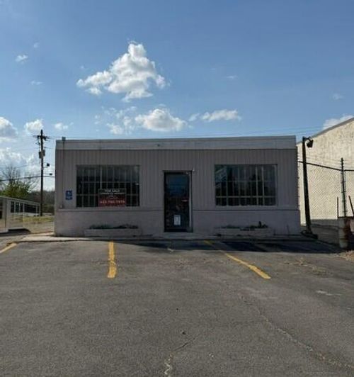 1102 Tennessee Ave, Etowah, TN, 37331-1224 | Card Image