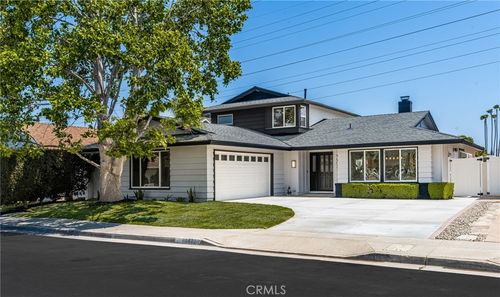 9802 Effingham Dr, Huntington Beach, CA, 92646-7328 | Card Image