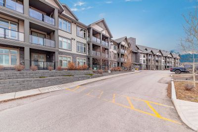 105 - 15 Aspenmont Hts Sw, Condo with 2 bedrooms, 2 bathrooms and 2 parking in Calgary AB | Image 1