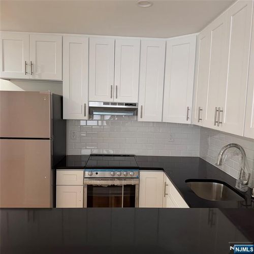 89 Uhland St, East Rutherford, NJ, 07073-1359 | Card Image