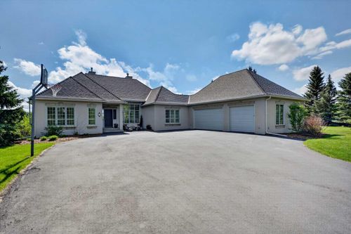 27 Hillcrest Estate, Calgary, AB, T3Z2B9 | Card Image