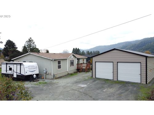 188 Norton Ln, Myrtle Creek, OR, 97457-9439 | Card Image