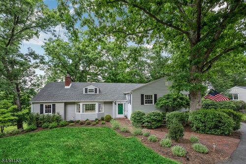 33 Runnymede Rd, Chatham Twp, NJ, 07928-1331 | Card Image