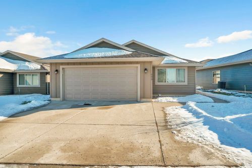 290 240th Ave, Arnolds Park, IA, 51331 | Card Image