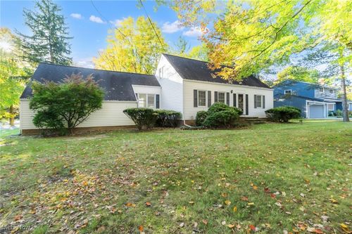 35690 Solon Rd, Solon, OH, 44139-2420 | Card Image