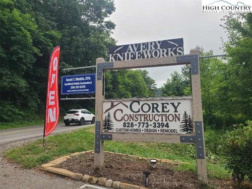 2780 Tynecastle Hwy, Banner Elk, NC, 28604-9715 | Card Image