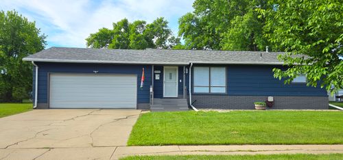 1222 11th Ave Ne, ABERDEEN, SD, 57401-2233 | Card Image
