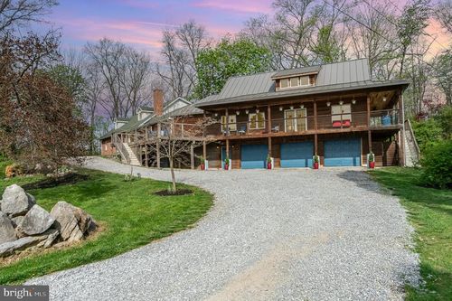 99 Fogelsanger Rd, SHIPPENSBURG, PA, 17257-9704 | Card Image