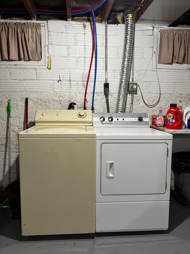 Basement Laundry Area | Image 21