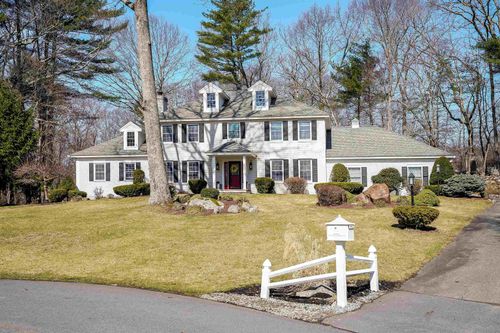 8 Stoneybrook Ln, Salem, NH, 03079-1805 | Card Image