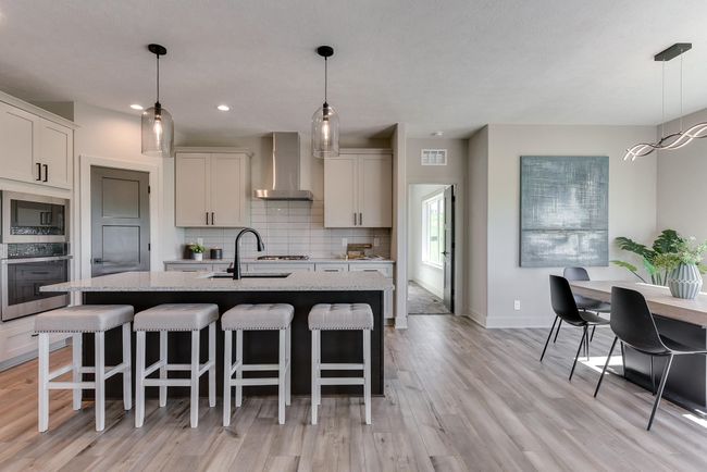 11106 N 161 St St, House other with 5 bedrooms, 3 bathrooms and 3 parking in Bennington NE | Image 10
