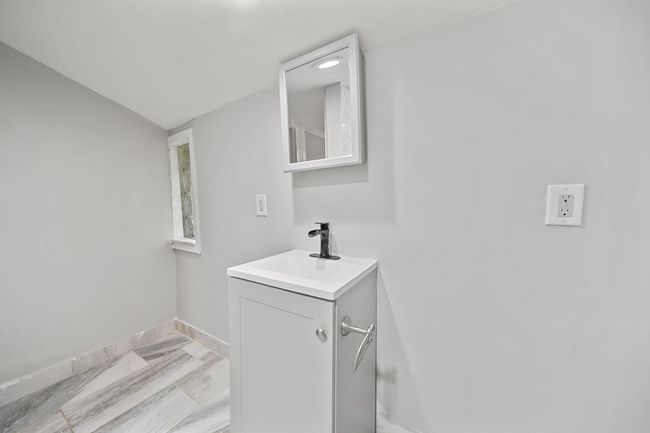 5615 Carlburt St, House other with 3 bedrooms, 3 bathrooms and null parking in West Bloomfield MI | Image 32