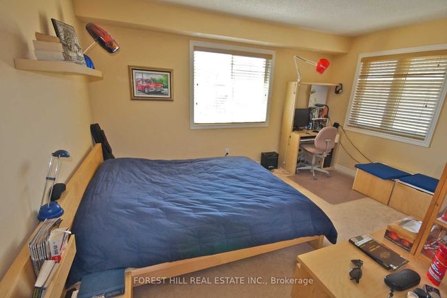 3298 Flagstone Dr, House attached with 4 bedrooms, 3 bathrooms and 2 parking in Mississauga ON | Image 13